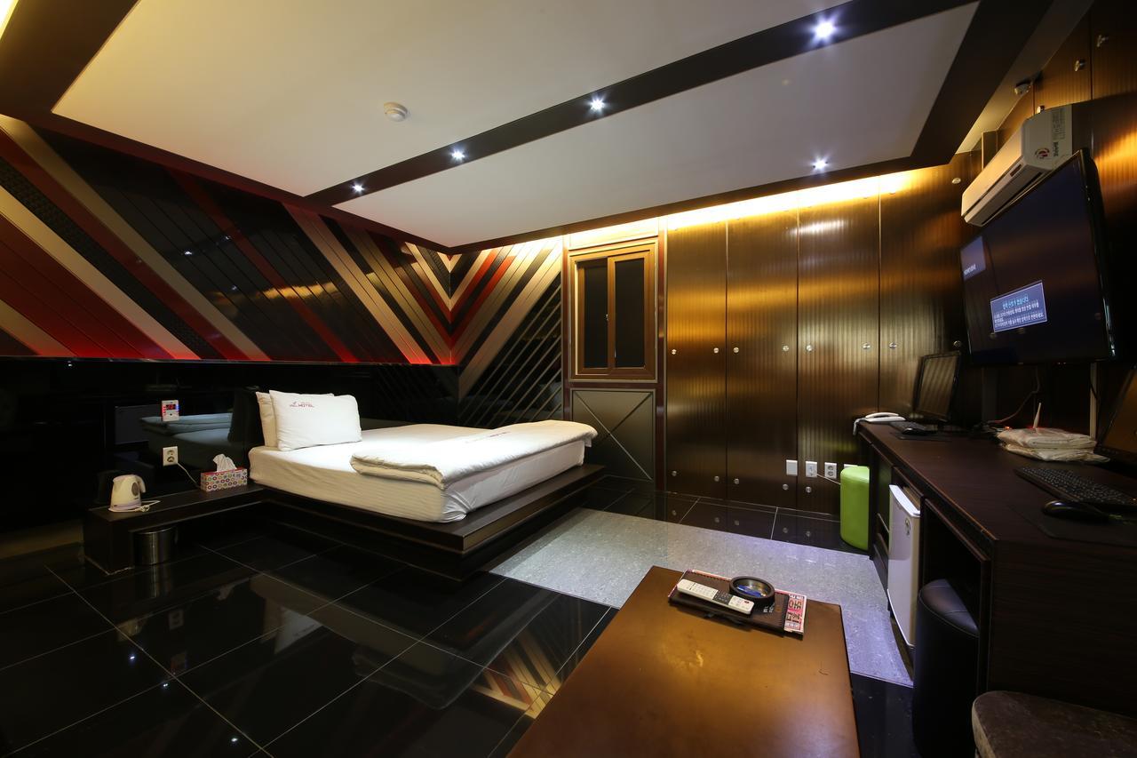Daegu Piano Motel Екстериор снимка